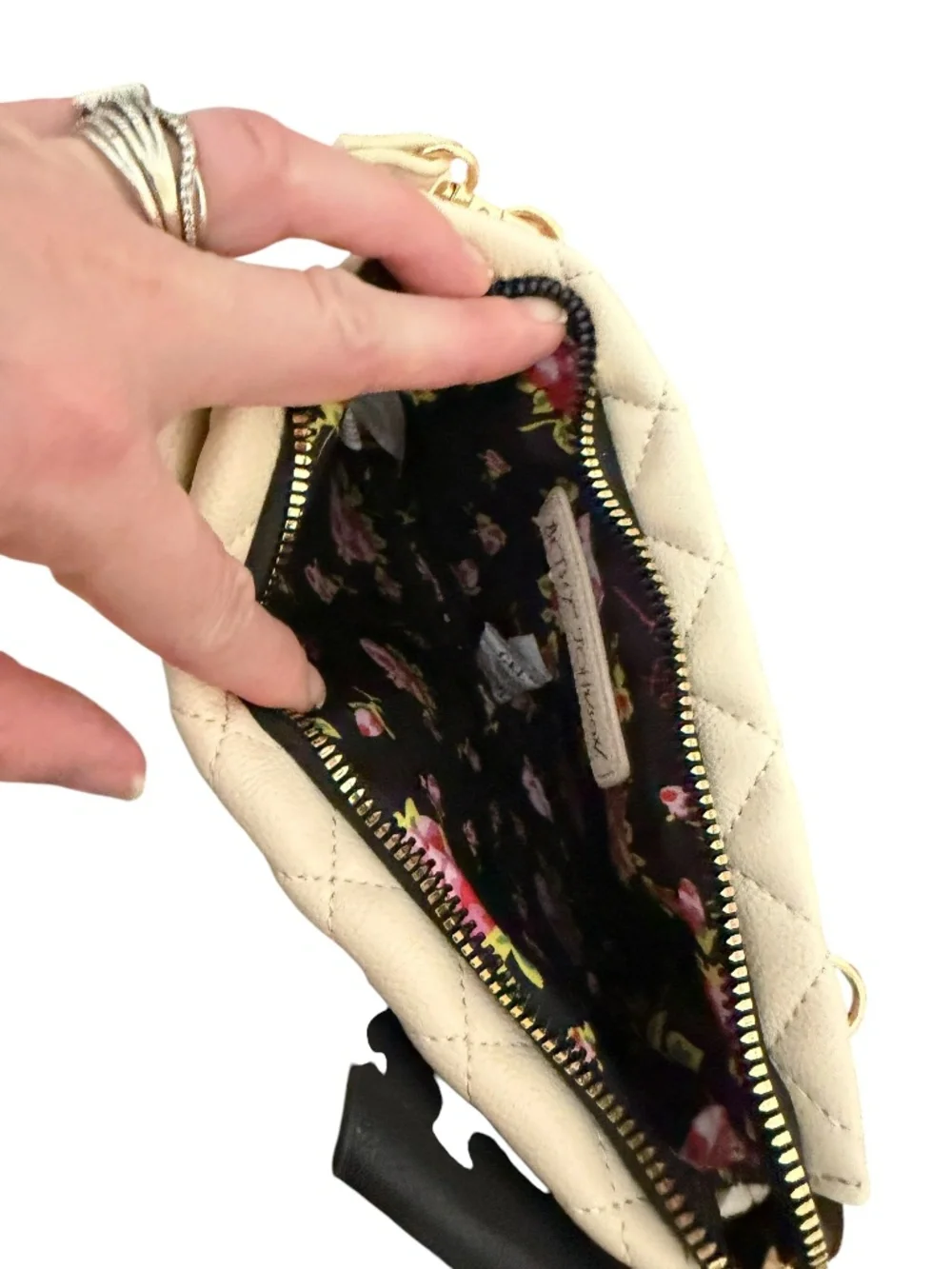 Betsey Johnson Puppy Face Crossbody – Quilted Look – Cute Bag - Picture 3 of 9